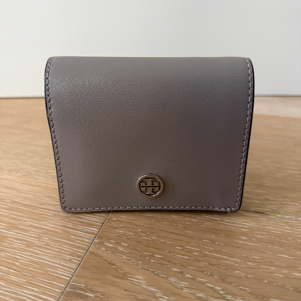 Tory Burch Parker Mini Wallet Gray Beige Leather Silver Hardware NWOT